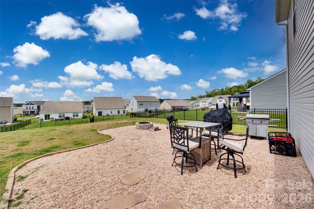 1208 Old Fort Drive, Edgemoor, SC 29712