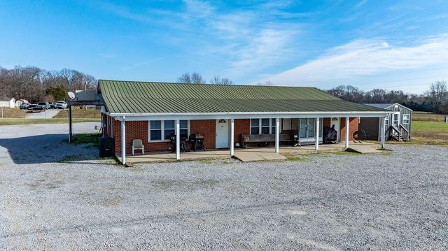 8496 Madisonville Rd, Crofton, KY 42217