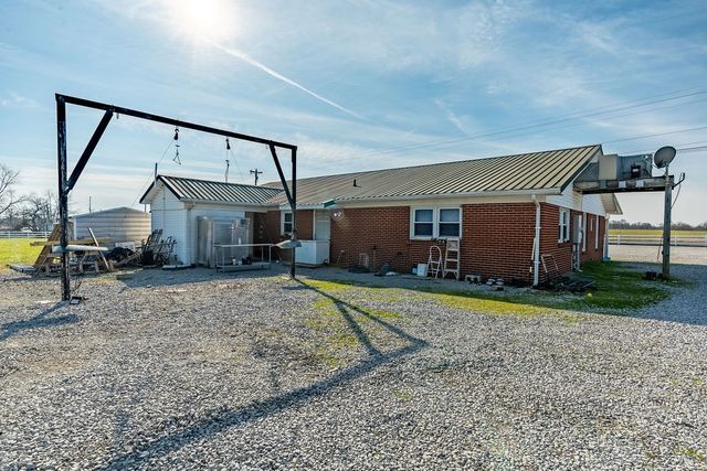 8496 Madisonville Rd, Crofton, KY 42217
