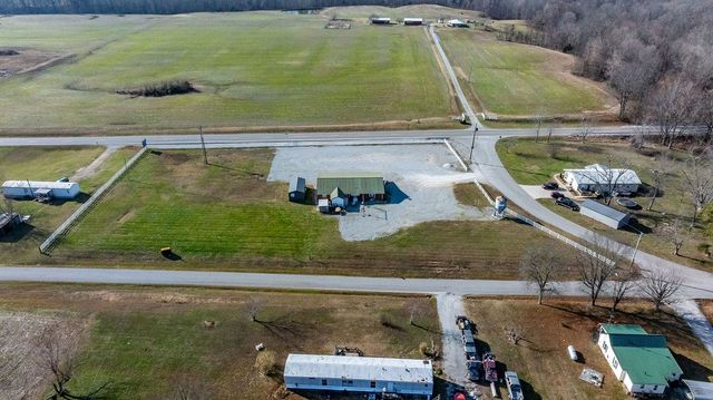 8496 Madisonville Rd, Crofton, KY 42217