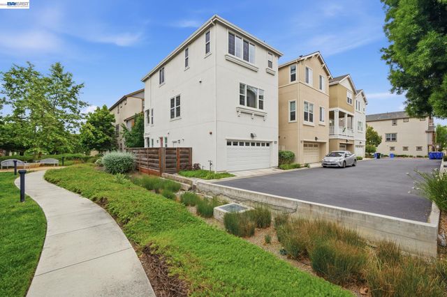 38250 Luma Ter, Newark, CA 94560