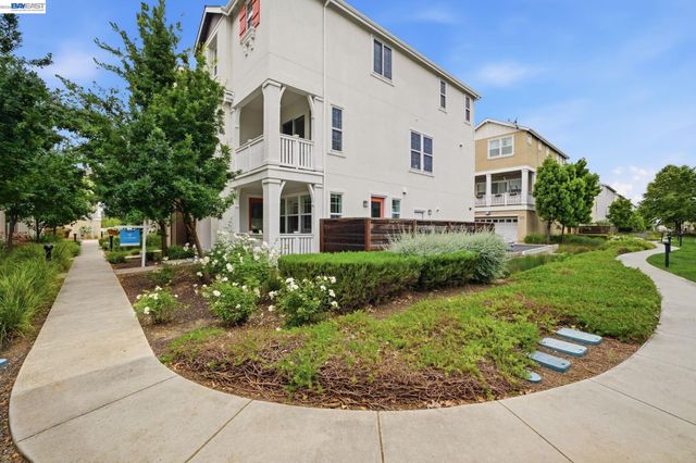 38250 Luma Ter, Newark, CA 94560