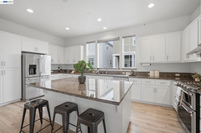 38250 Luma Ter, Newark, CA 94560