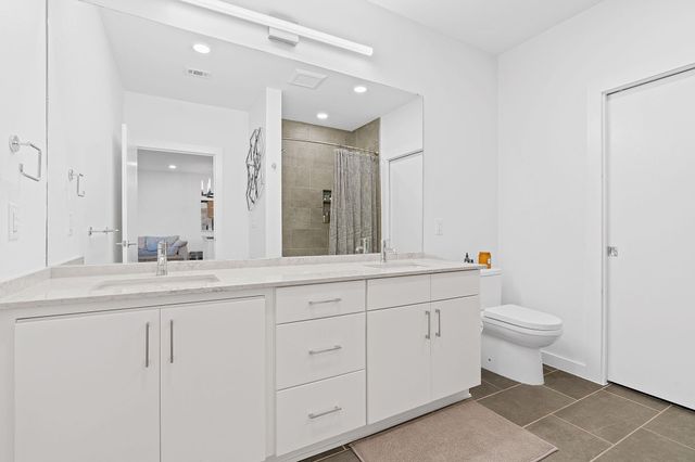 900 S 1st ST 204, Austin, TX 78704