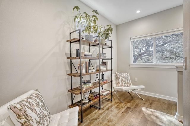 6800 Menchaca RD 5, Austin, TX 78745