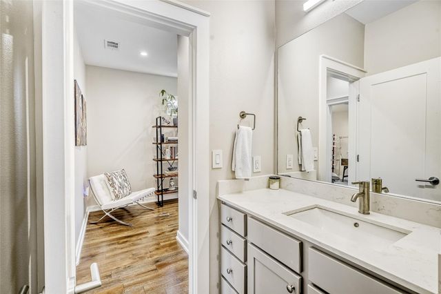 6800 Menchaca RD 5, Austin, TX 78745