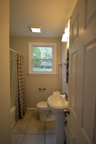 4300 Saunders, Nashville, TN 37216