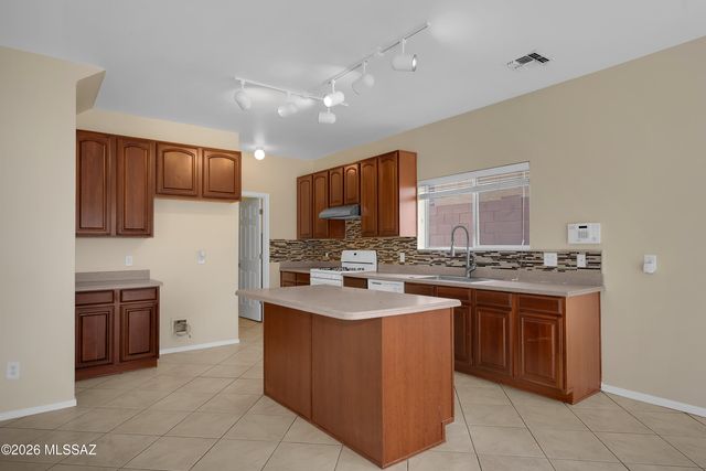 9446 N Sammy Avenue, Tucson, AZ 85742