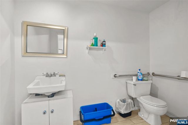 1150 Teaneck Road, Teaneck, NJ 07666