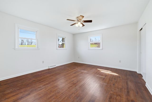 856 LEAKSVILLE RD, Luray, VA 22835