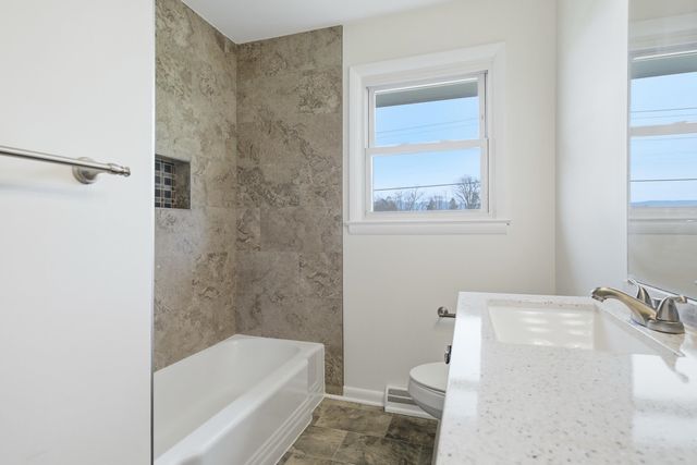 856 LEAKSVILLE RD, Luray, VA 22835