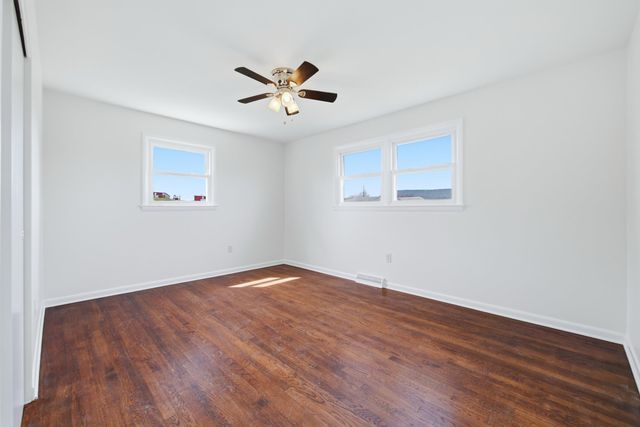 856 LEAKSVILLE RD, Luray, VA 22835