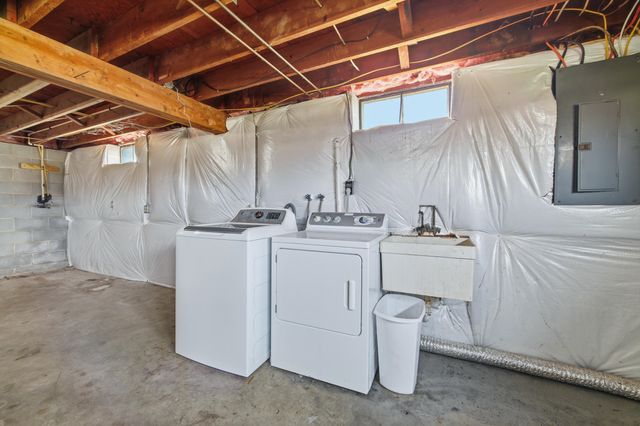 856 LEAKSVILLE RD, Luray, VA 22835