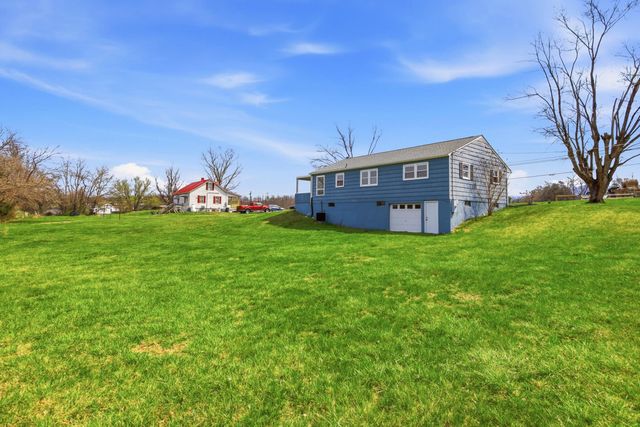 856 LEAKSVILLE RD, Luray, VA 22835