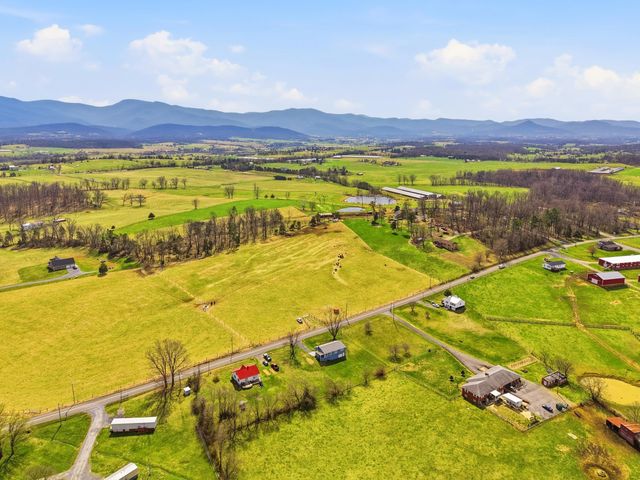 856 LEAKSVILLE RD, Luray, VA 22835