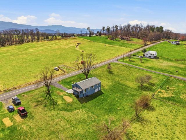 856 LEAKSVILLE RD, Luray, VA 22835