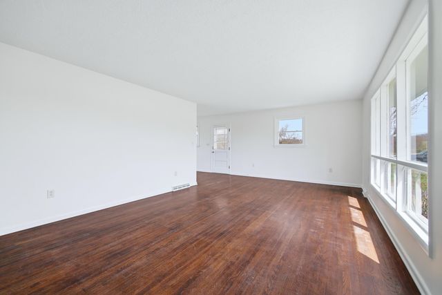 856 LEAKSVILLE RD, Luray, VA 22835