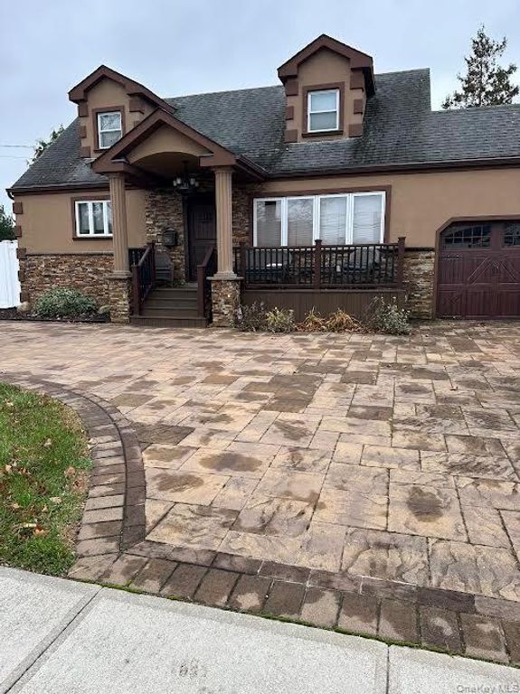 258 N Suffolk Avenue, Massapequa, NY 11758