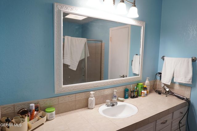 3112 Edgerock Drive, El Paso, TX 79935