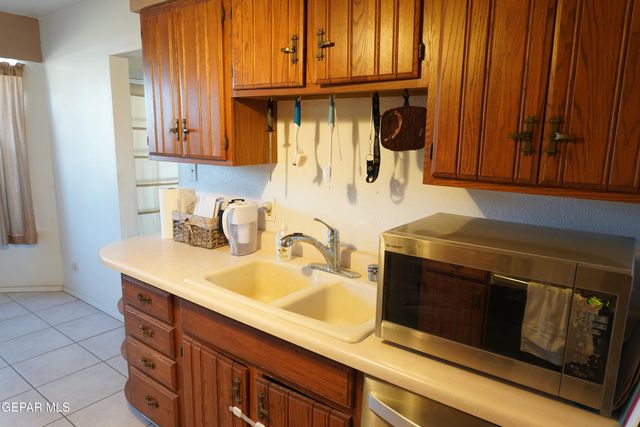 3112 Edgerock Drive, El Paso, TX 79935