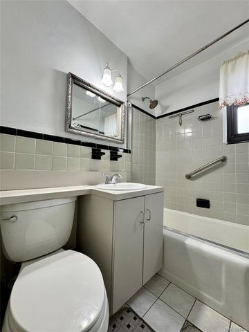 17-73 166 Street Fl-2, Whitestone, NY 11357