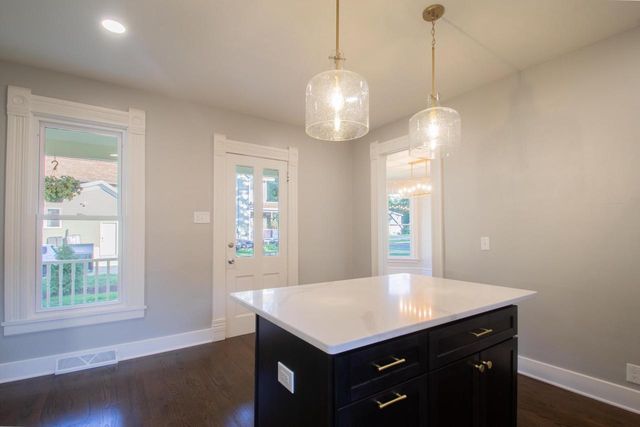 310 E Washington STREET, Lake Mills, WI 53551