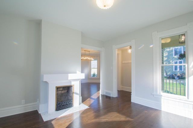 310 E Washington STREET, Lake Mills, WI 53551