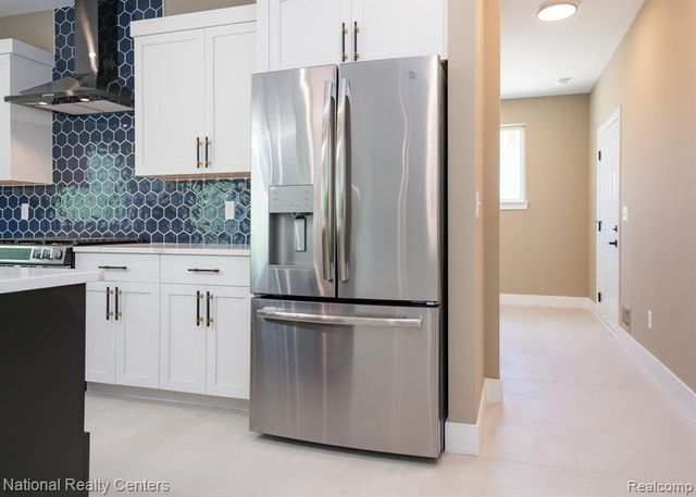 2828 S Livernois Road, Rochester Hills, MI 48307