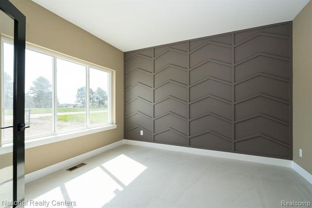 2828 S Livernois Road, Rochester Hills, MI 48307