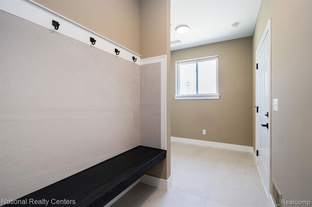 2828 S Livernois Road, Rochester Hills, MI 48307