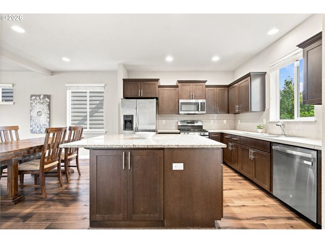2010 Sw LATITUDE Way, Beaverton, OR 97005