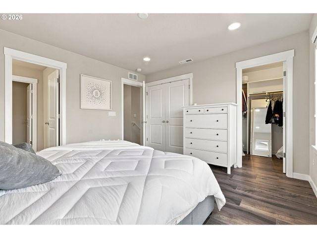 2010 Sw LATITUDE Way, Beaverton, OR 97005
