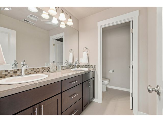 2010 Sw LATITUDE Way, Beaverton, OR 97005
