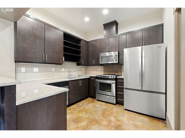 2010 Sw LATITUDE Way, Beaverton, OR 97005