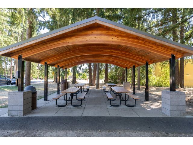 2010 Sw LATITUDE Way, Beaverton, OR 97005