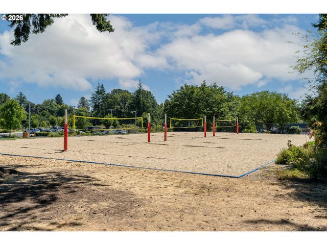 2010 Sw LATITUDE Way, Beaverton, OR 97005