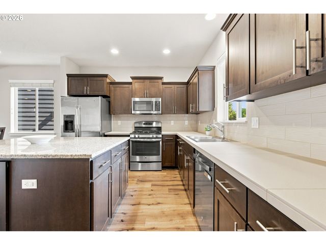2010 Sw LATITUDE Way, Beaverton, OR 97005