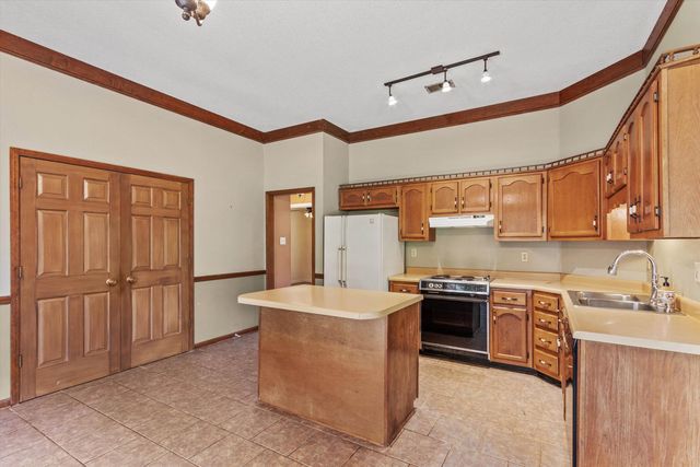7009 ROCKY CREEK DR, Memphis, TN 38125