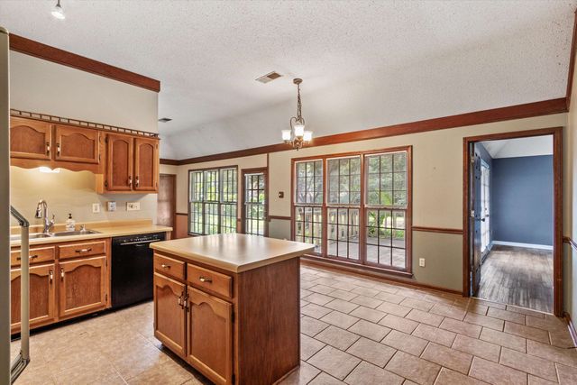 7009 ROCKY CREEK DR, Memphis, TN 38125