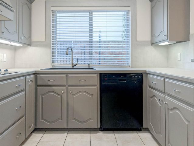 10631 Del Monte Drive, Houston, TX 77042