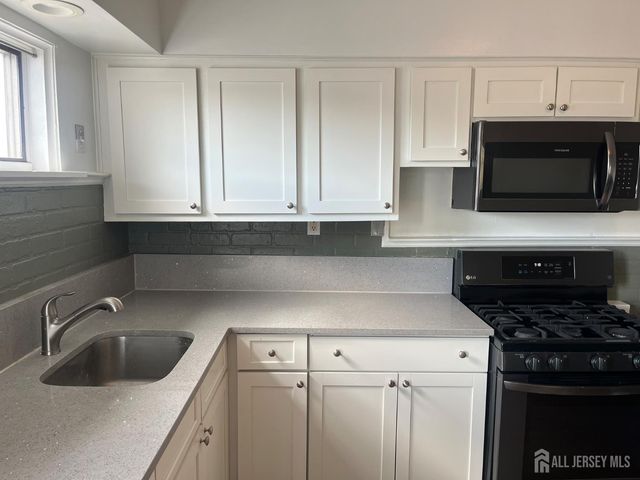 110 oak tree Avenue 2, South Plainfield, NJ 07080