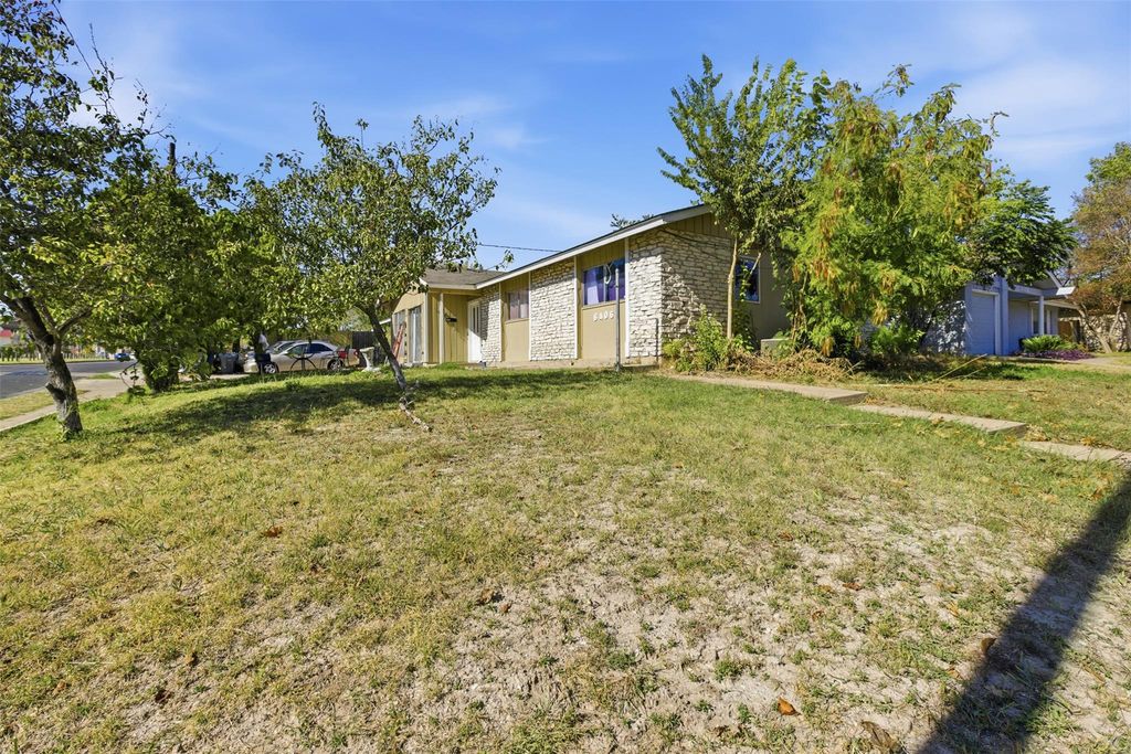 8406 MAINE DR, Austin, TX 78758