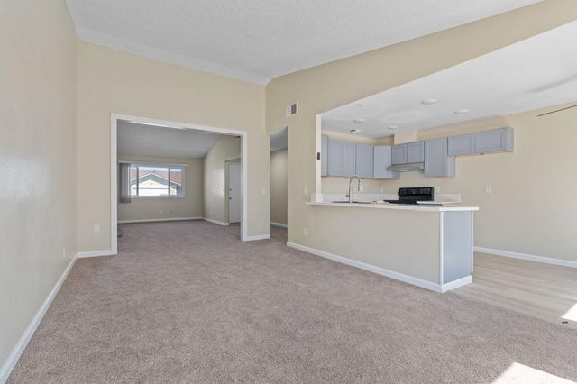8116 Steinbeck Way, Sacramento, CA 95828