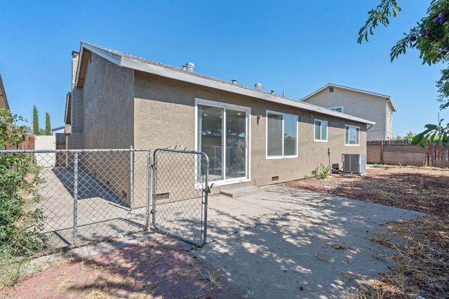 8116 Steinbeck Way, Sacramento, CA 95828