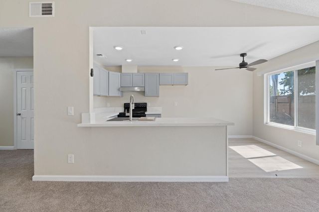 8116 Steinbeck Way, Sacramento, CA 95828