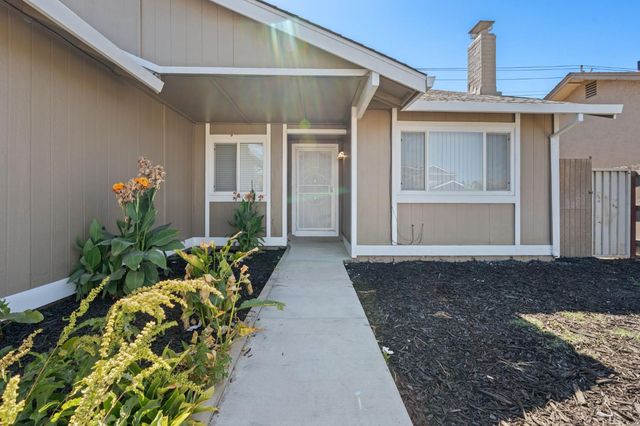 8116 Steinbeck Way, Sacramento, CA 95828