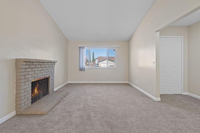 8116 Steinbeck Way, Sacramento, CA 95828