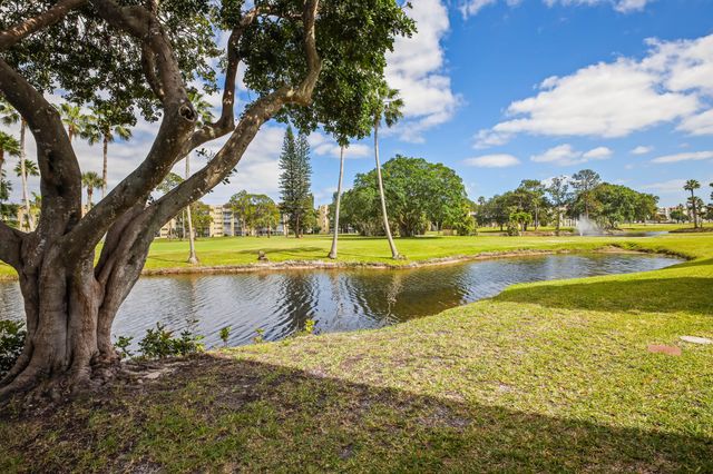 3595 Birdie Drive 108, Greenacres, FL 33467