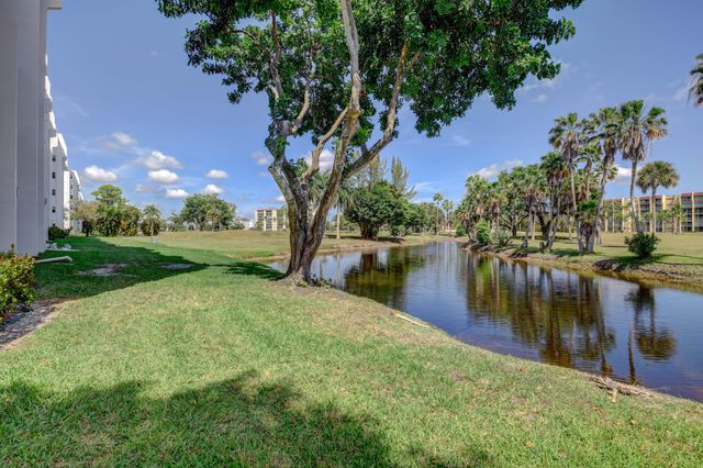 3595 Birdie Drive 108, Greenacres, FL 33467
