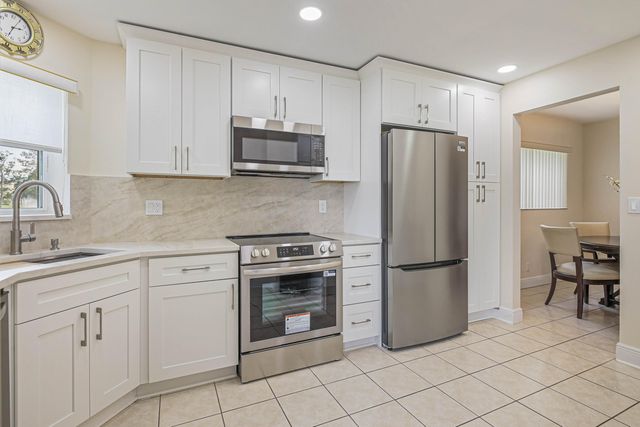 3595 Birdie Drive 108, Greenacres, FL 33467